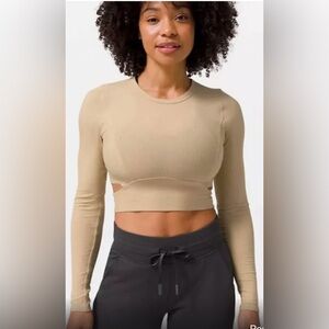 LULULEMON LA CUT OUT WAIST CROP LONG SLEEVE-TRENCH